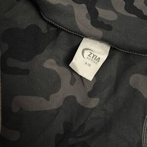 Zyia Active Women 8-10 Camo Capri Leggings Activewear 20"